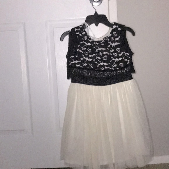 Girls Dress - Picture 6 of 8